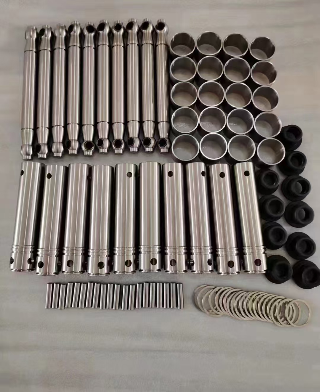 coupling rod and other parts..jpg